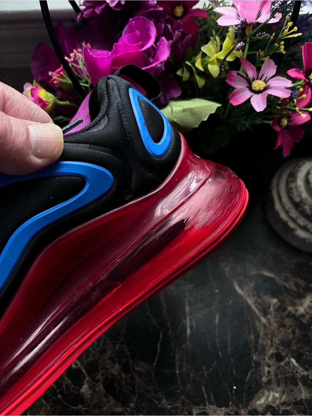 Nike AirMax 720 Streetwear/Lifestyle  Athletic Shoes  Size 4 Youth/5.5 Women
